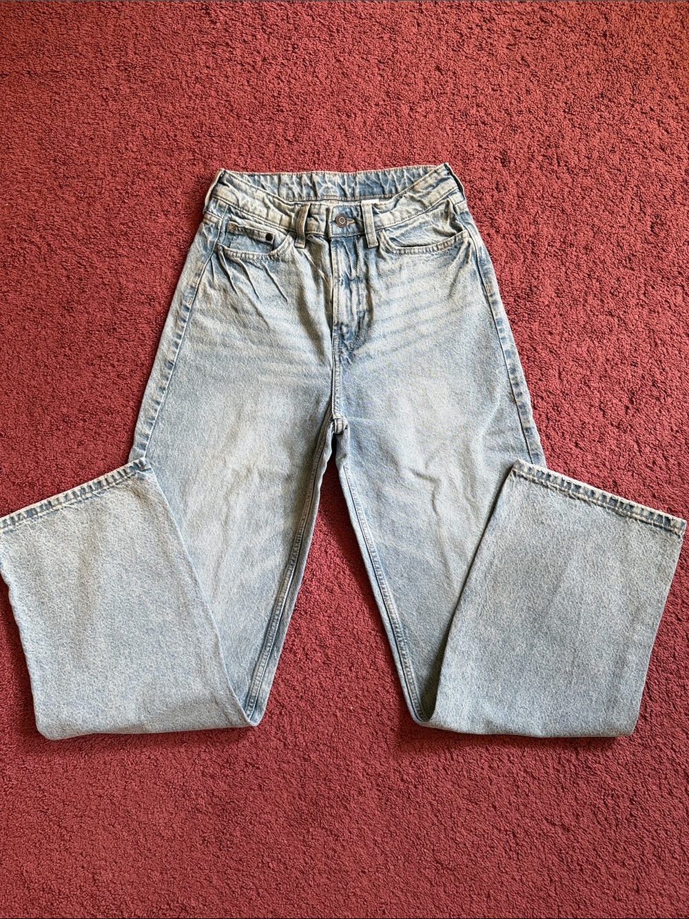 H&M Light Wash High Rise Women’s Jeans